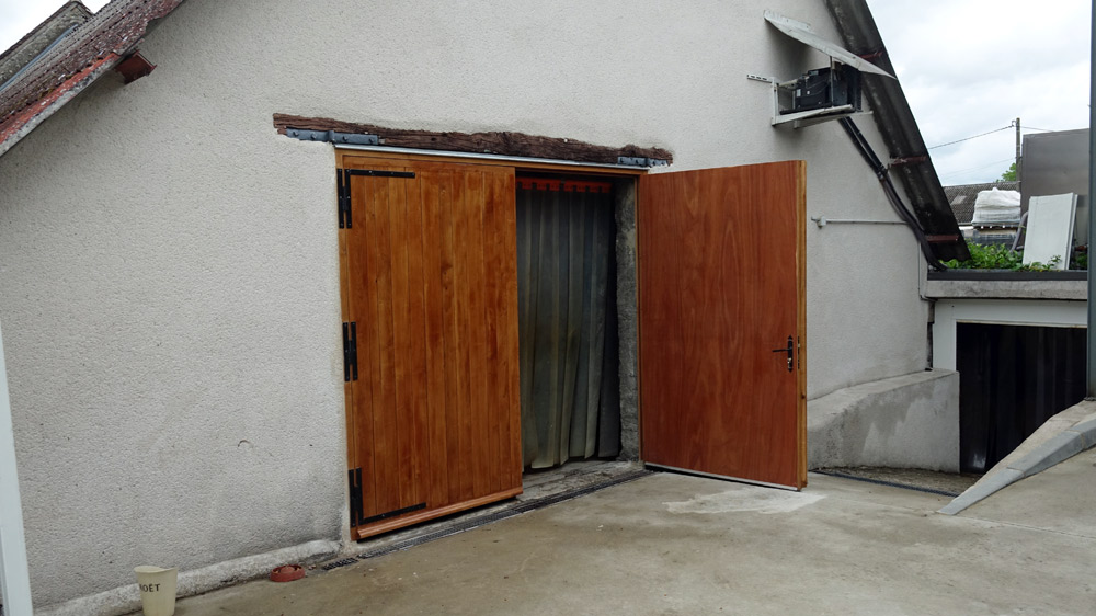 L'entrée du premier chais de dégustation