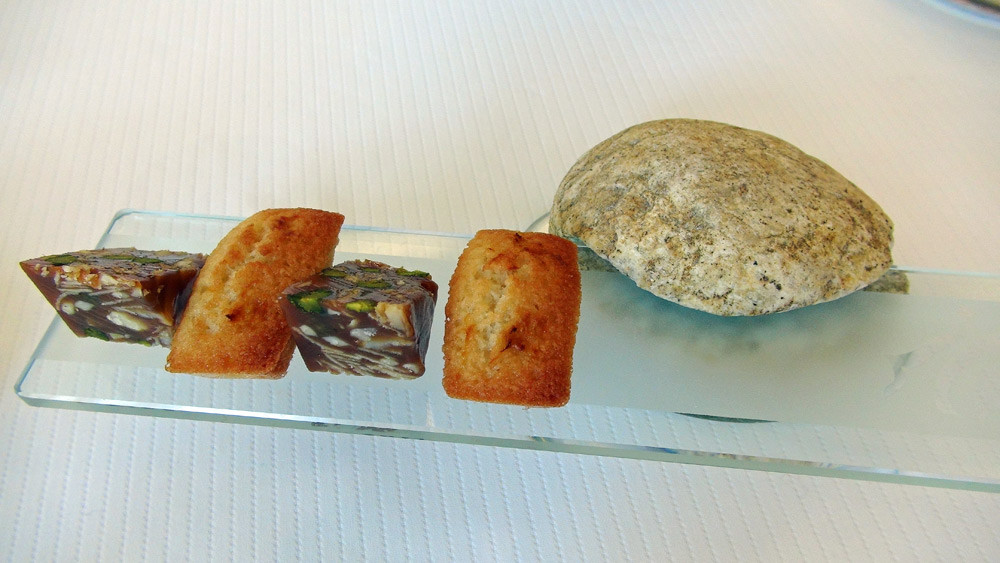 Financier au citron et un Caramel aux fruits secs