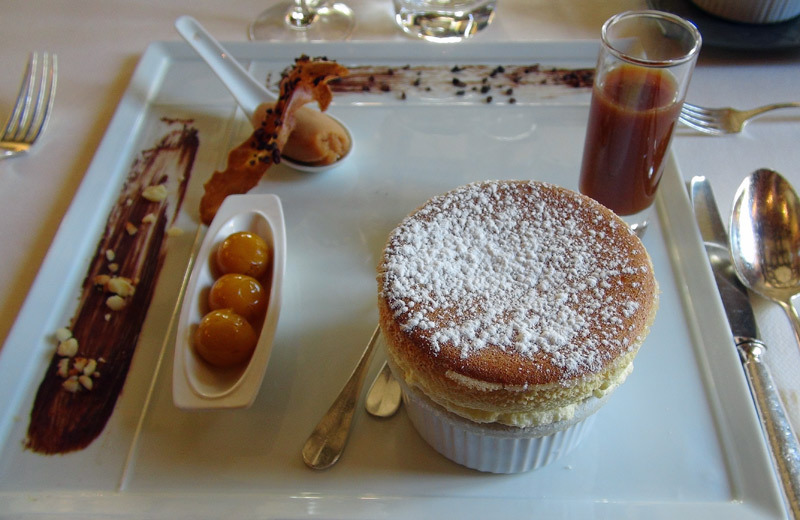 Le soufflé mirabelle, son coulis et sorbet