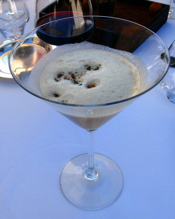 Velouté de champignons, mousse de lard fumé et croûtons
