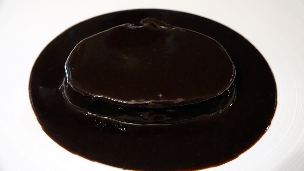 Le lièvre à la royale dans l'assiette