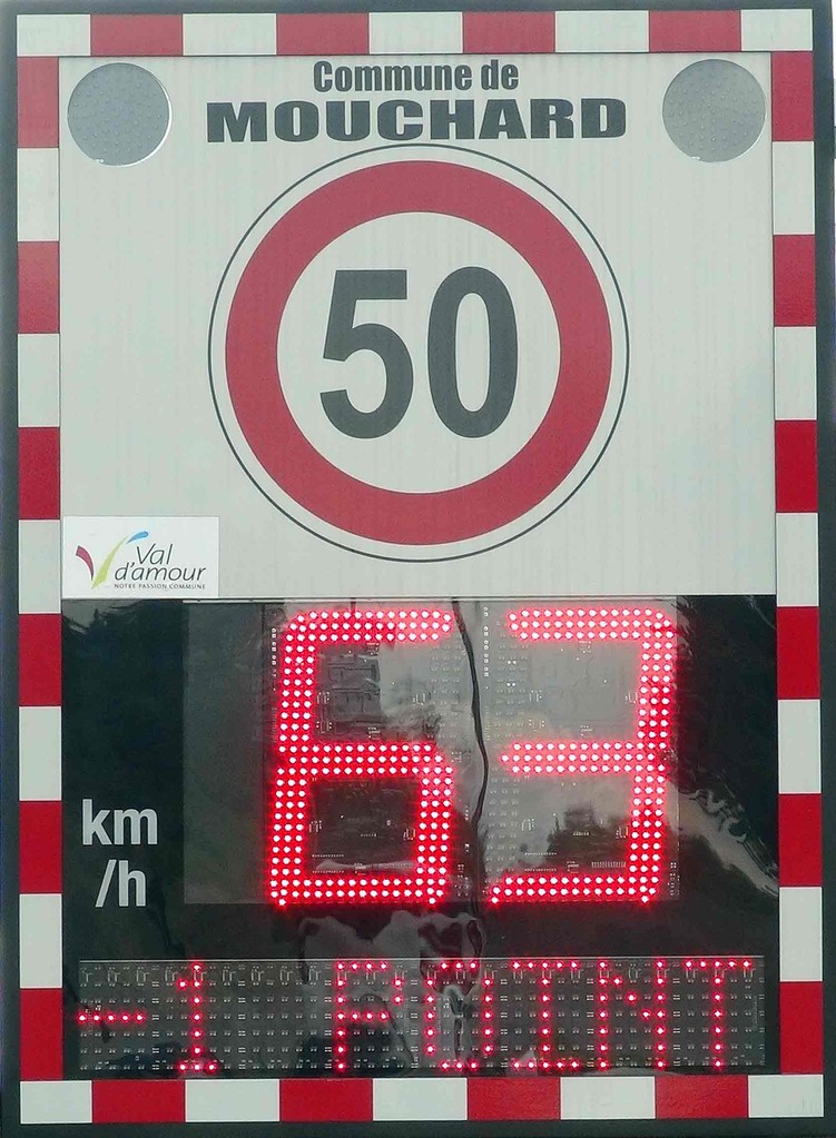 Et oui, c'est un mouchard, c'est écrit dessus !