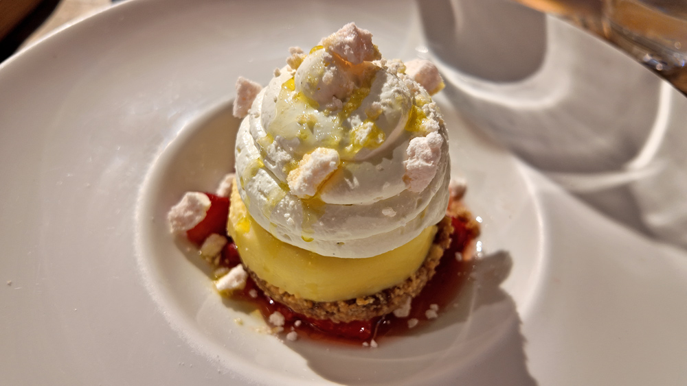 L’orange et le pamplemousse frais, confits et en gelée au miel, sorbet pamplemousse, tuile craquante aneth/basilic