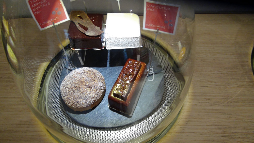 Tarte amande/myrtille - Grand cru chocolat - Grand cru vanille - Café doux (individuels)