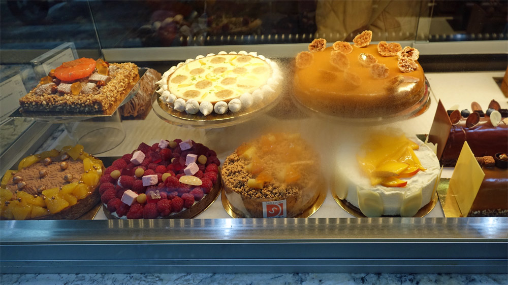 Quelques gâteaux vus de la rue