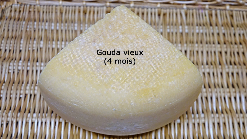 Quart de Gouda vieux et sa croûte non cirée