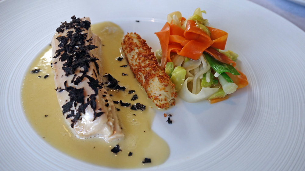 Poitrine de poulette de Racan en demi-deuil, tagliatelles de légumes