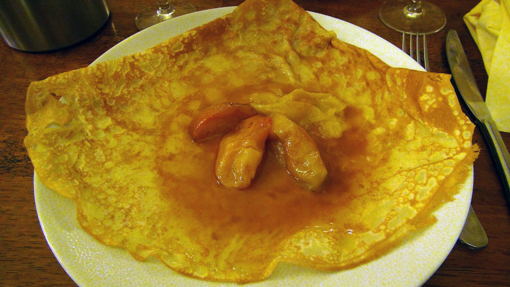 Crêpe Pommes poêlées, caramel beurre salé "maison"