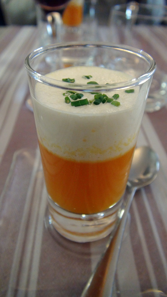 Velouté de potimarron, crème fouettée au lard