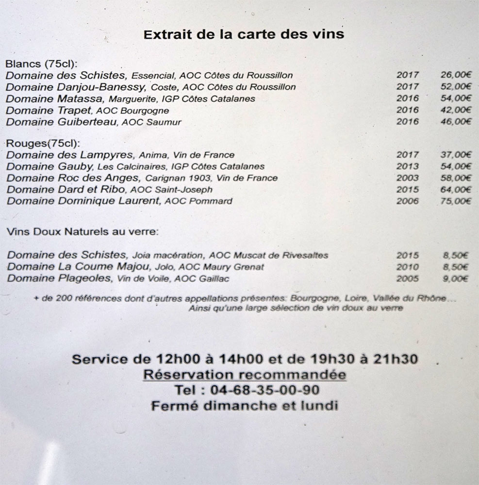 Extrait de la carte des vins affiché à l'extérieur