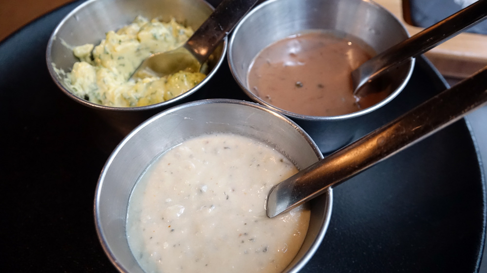 Les 3 sauces d'accompagnement : Bleu, Poivre et Béarnaise