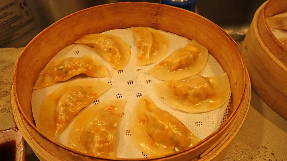 Kimchi mandoo
