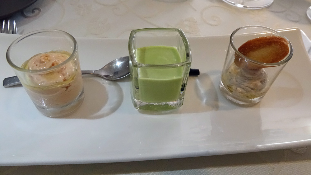 Rillettes de thon, Velouté d'asperges et Bavaroise de saumon