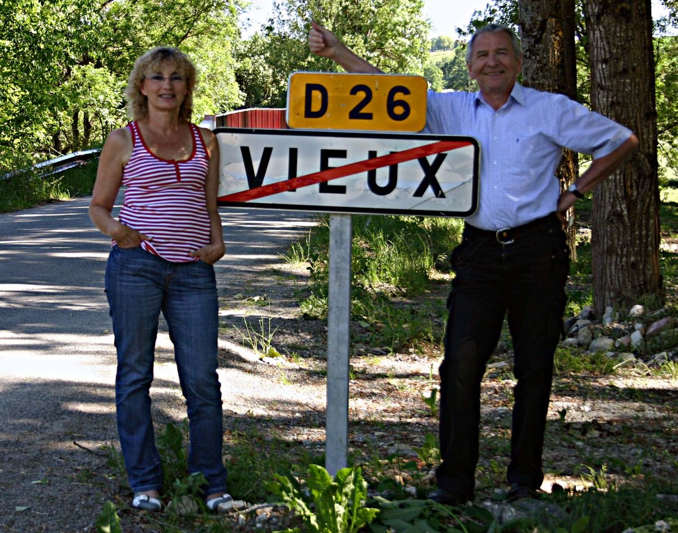 Nous deux, à Vieux, un village à proximité de Cahuzac-sur-Vère