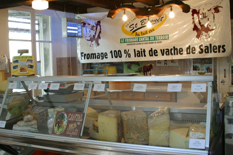 Magasin - Crédit photos : www.fromages-aop-auvergne.com 