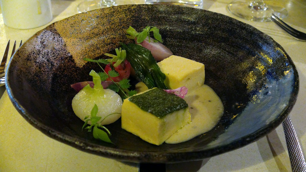 Brochet de Loire en mousse fine, jeune radis et ail des ours