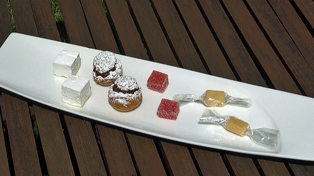 Mignardises : Caramel mou - Pâte de fruit à la tomate - Chu chocolat/noisette - Guimauve aux fruits de la passion
