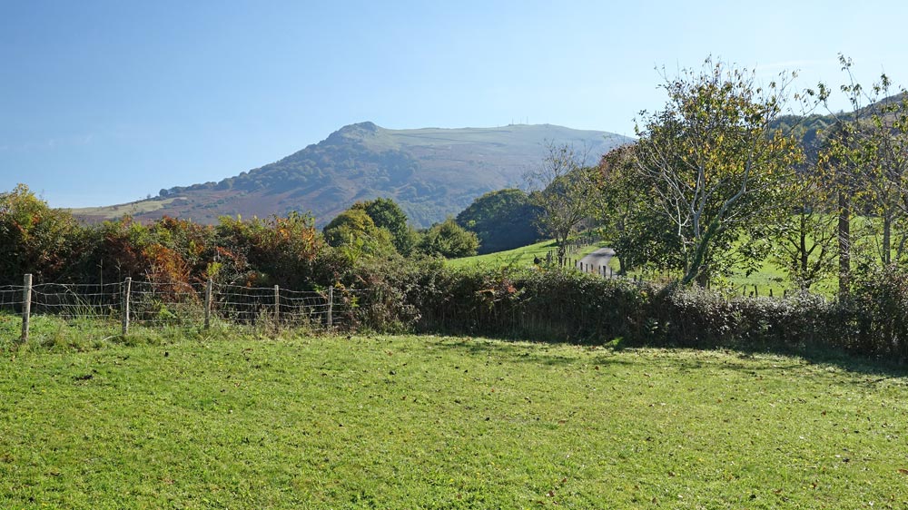 Vue depuis la salle à manger sur le mont Baïgura