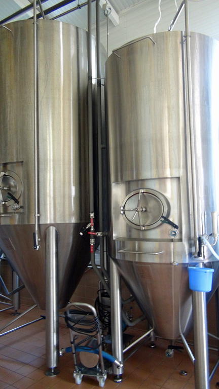 Cuves de fermentation ... haute, bien sûr !