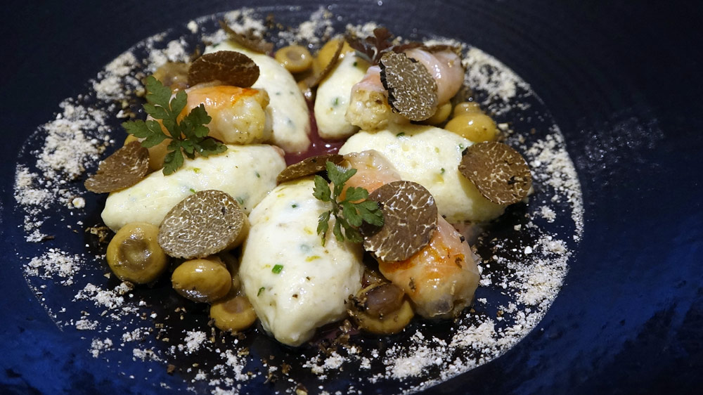 Carpe de Loire " à la Chambord", truffe d’été, lard de Colonnata, écrevisses, vin de Cheverny