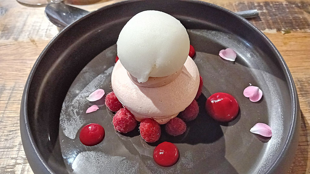 Vacherin Ispahan (rose, framboise, litchee)   