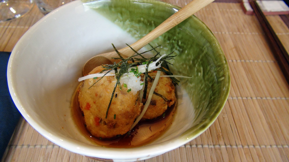 Ebi ganmo (beignets de tofu aux légumes et crevettes dans son bouillon concentré)