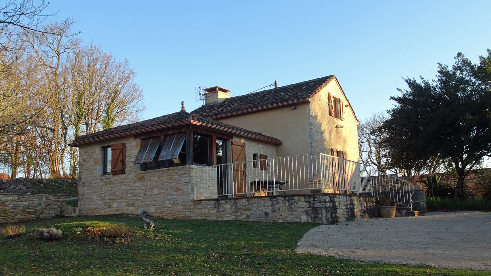 Le gîte vu du terrain