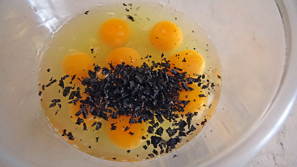 Quelques unes des truffes pour une omelette