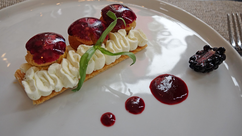  Saint-Honoré (revisité) à la mûre et sa chantilly à l’estragon