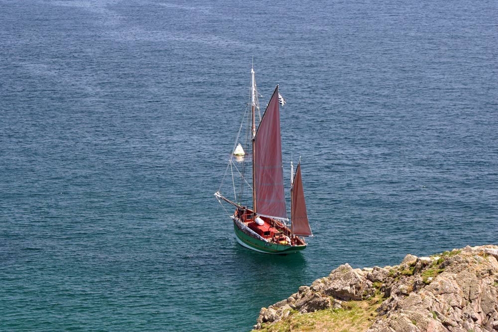 Voilier au mouillage à l'Île aux Moines