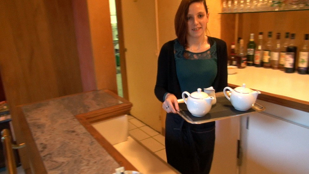Camille, serveuse apprentie ... stressée