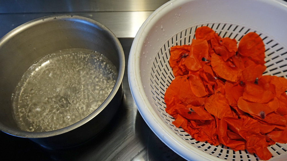 Second infusion avec uniquement 30 g de pétales de coquelicot