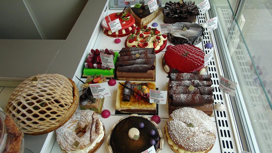 Les gros gâteaux en vitrine