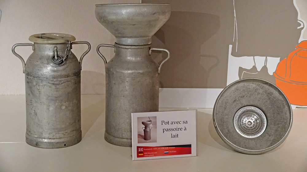 Vieux outils et matériels exposés dans le musée