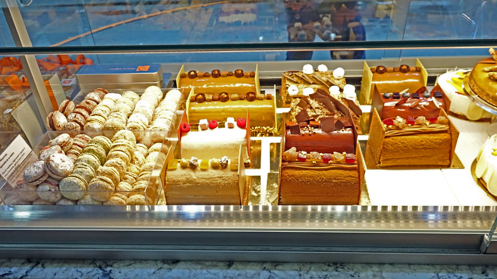 Quelques gâteaux vus de la rue