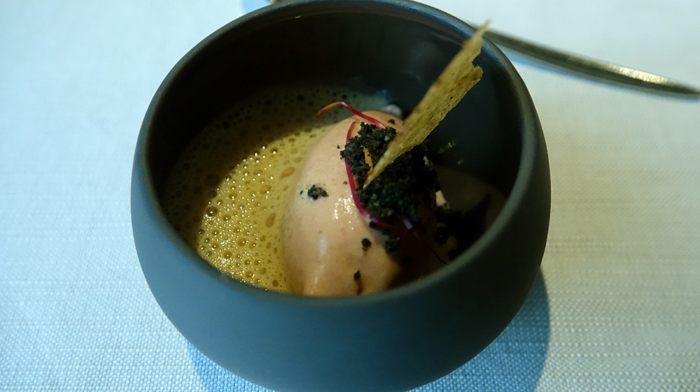 Patience : Crème glacée de corail, bisque coco/tonka