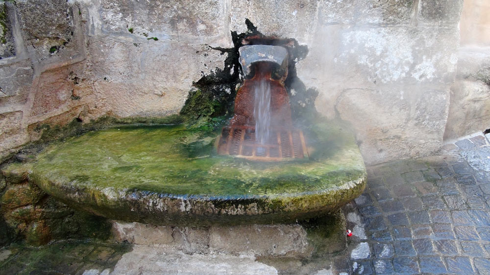 La source du Par de Chaudes-Aigues sort à 82 ° !
