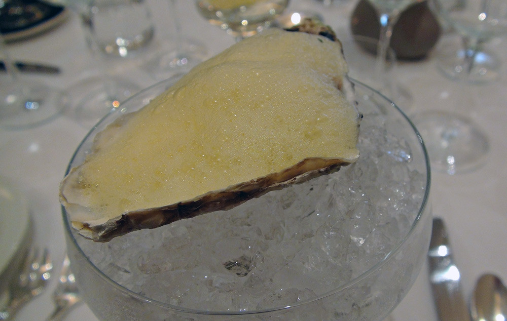 Huître aux fruits exotiques