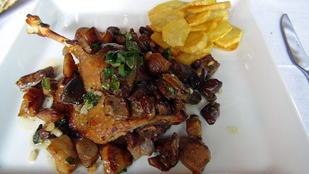 Confit de canard aux cèpes frais