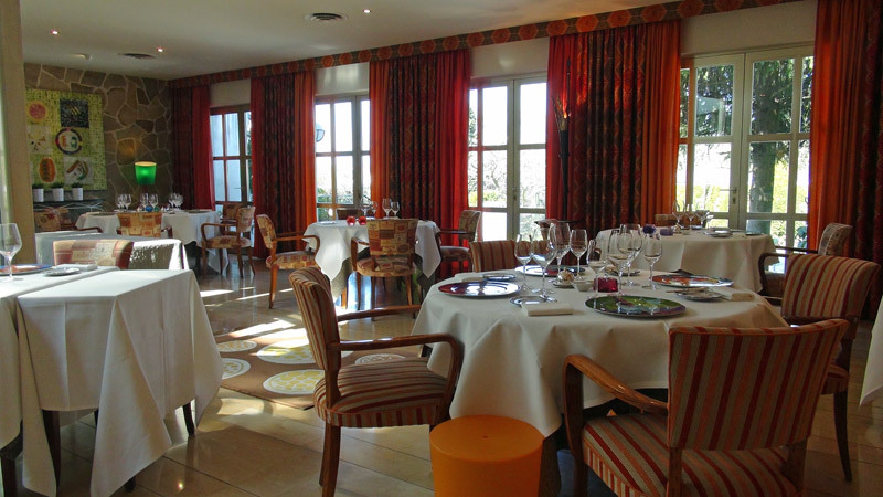 La salle à manger côté gauche