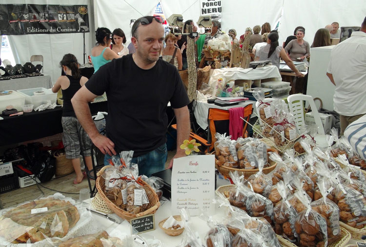 Un artisan du Canistrelli
