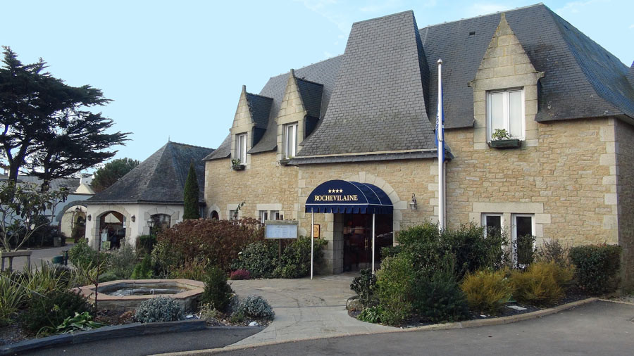 L'entrée de l'hôtel