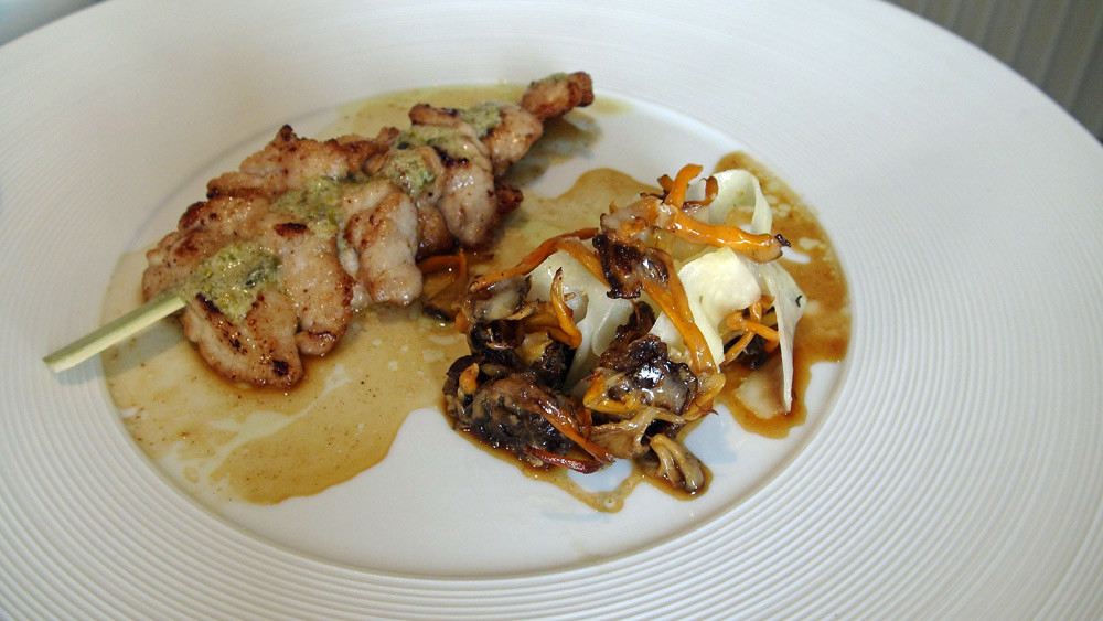 Ris de chevreau cuit au sautoir, tagliatelles de céleri et chanterelles