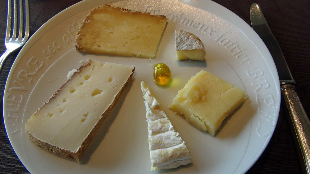 Mes fromages choisis : Pérail, Pélardon des Cévennes, Thérondels de 6 mois, Laguiole de 18 et Tomme de Séverac aux 3 laits