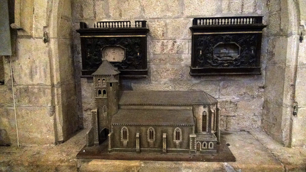 Puy l'Evêque : Eglise fortifiée Saint-Sauveur et sa maquette