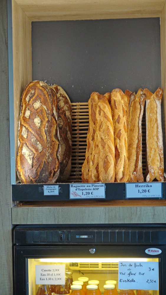 Miche de campagne - Baguette au piment d'Espelette - Herriko