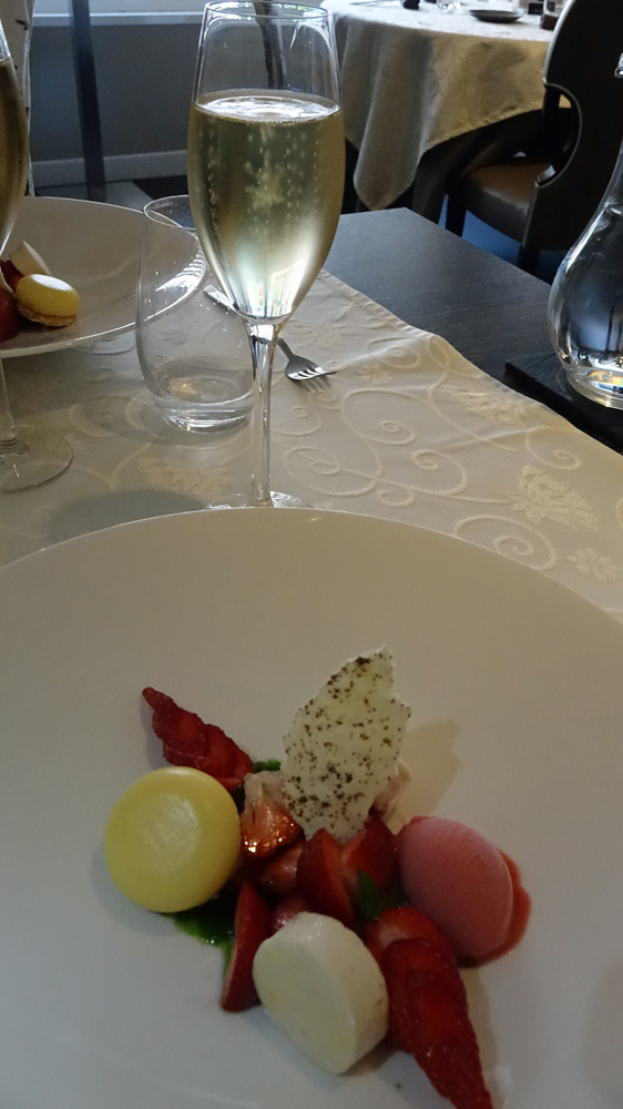 Le même dessert et sa coupe de Duaval-Leroy 2006