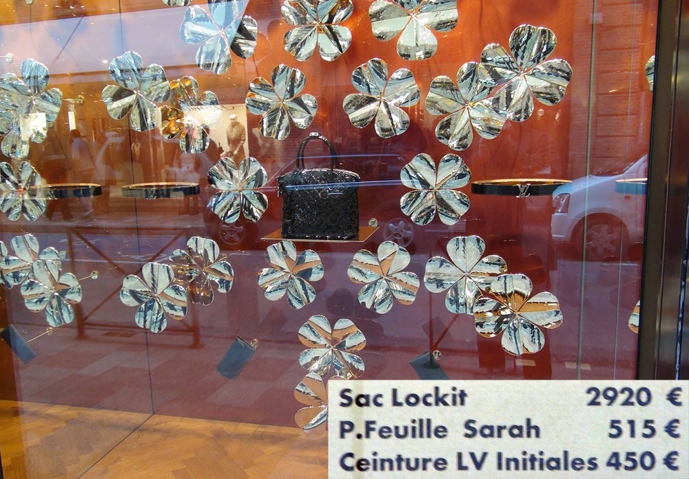 Boutique Louis Vuitton ... rue Croix Baragnon