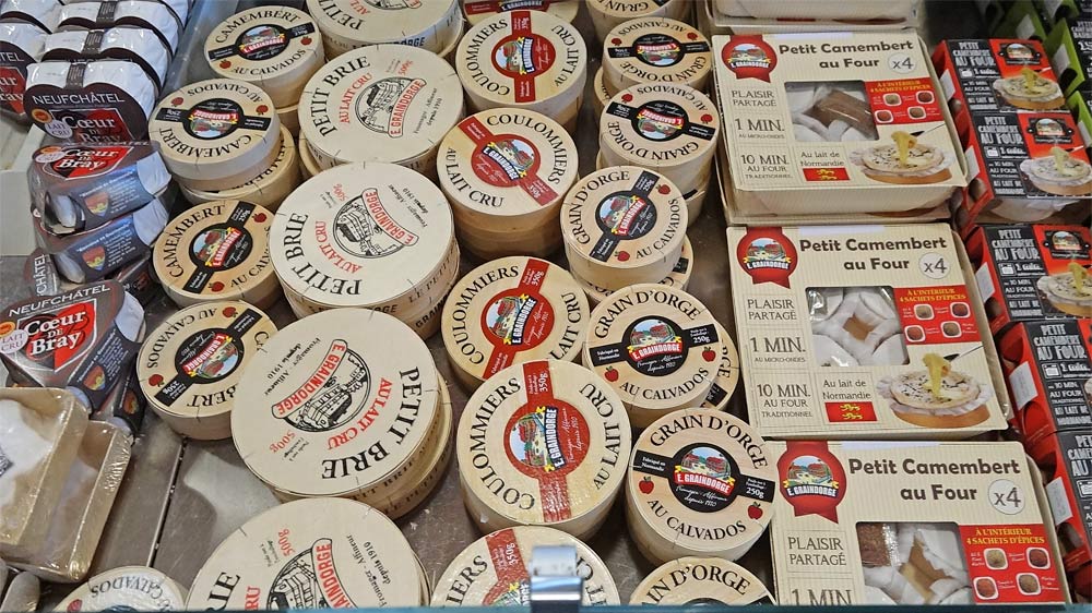Autres fromages à la vente, dont plusieurs au lait cru