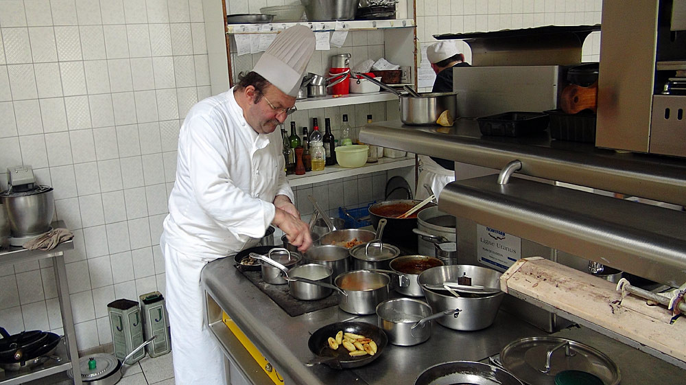 Christian Chauveau, Maître-cuisinier, aux fourneaux